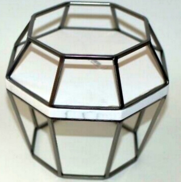 Bath & Body Works Geometric Pedestal Candle Holder - Picture 5 of 6